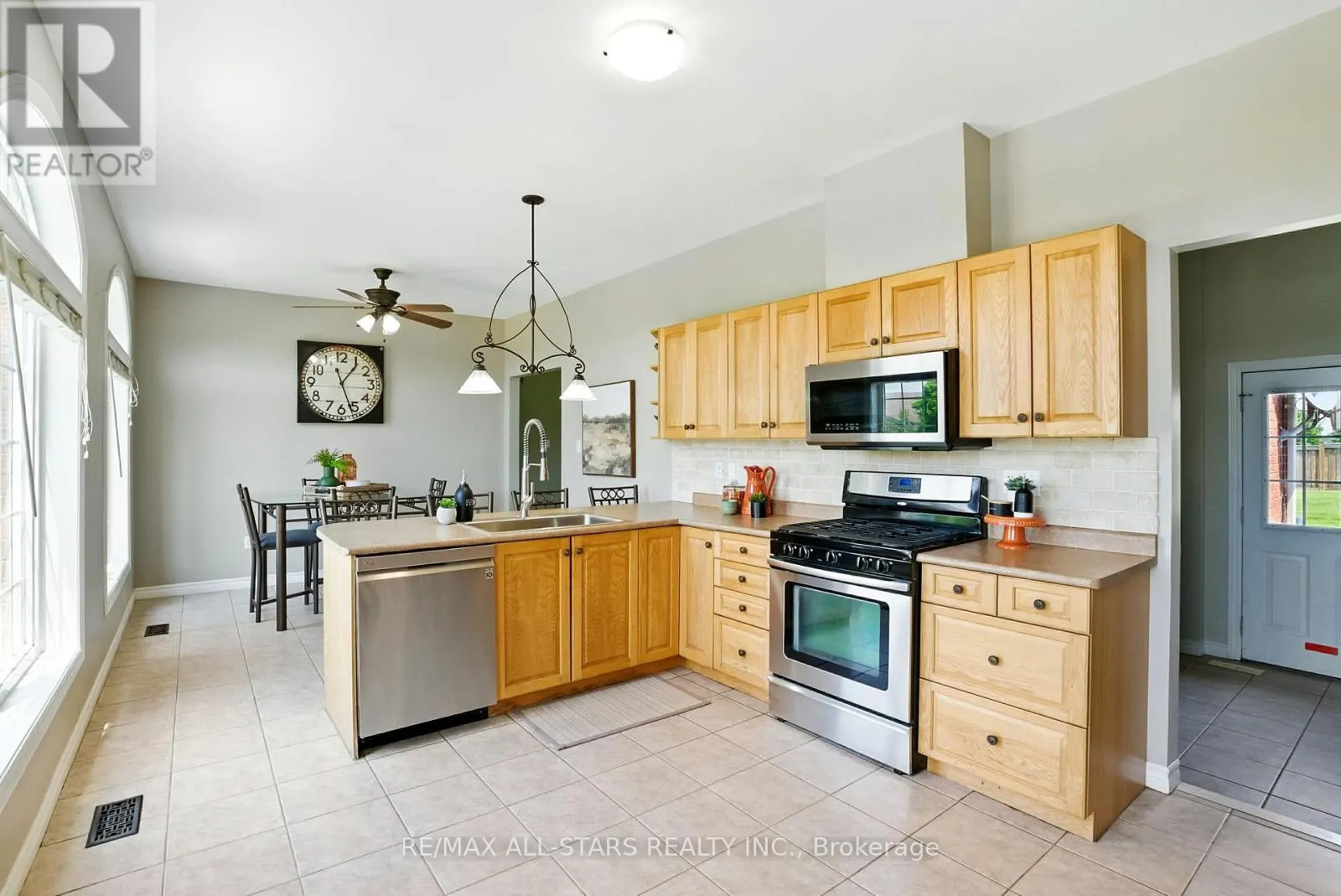 28 BAGSHAW CRESCENT