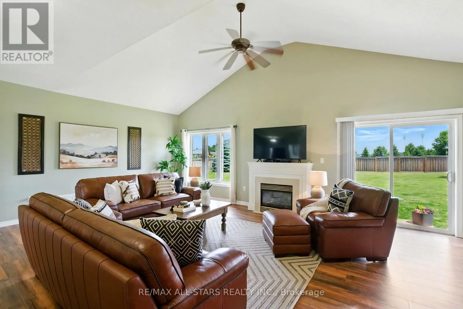 28 BAGSHAW CRESCENT