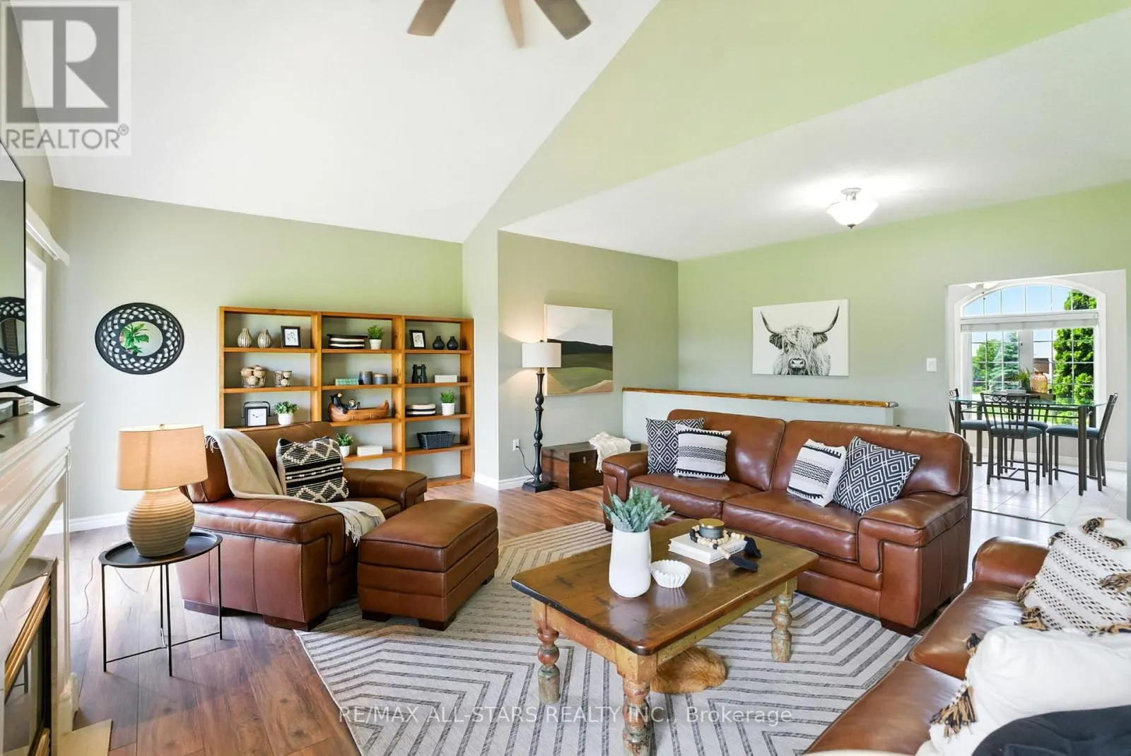 28 BAGSHAW CRESCENT