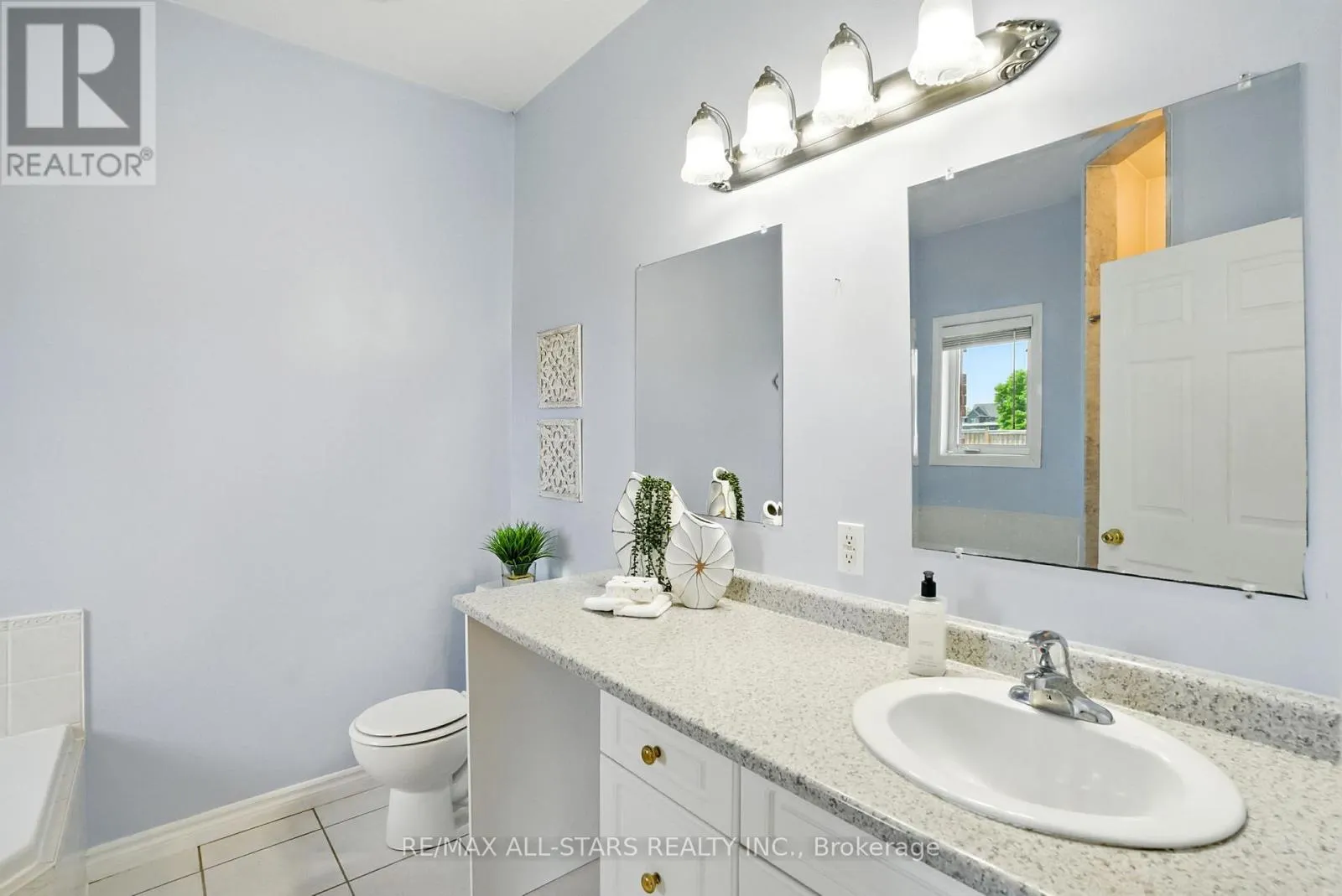 28 BAGSHAW CRESCENT