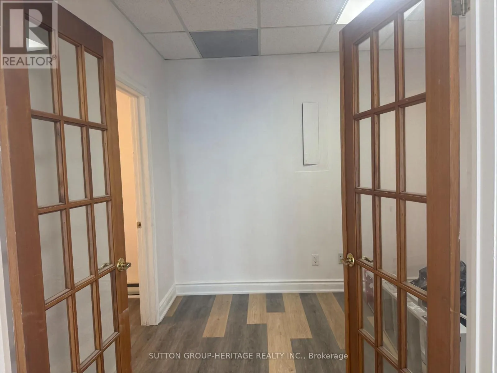 6 - 20 FREEL LANE