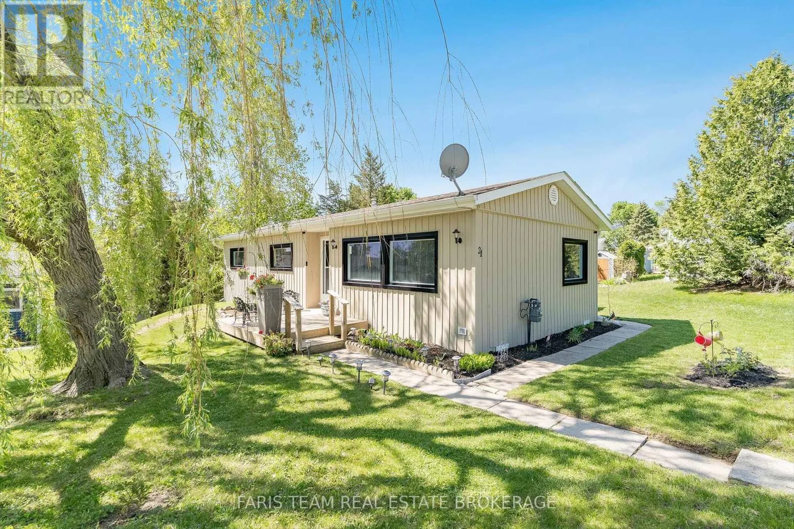 21 HAWTHORNE DRIVE