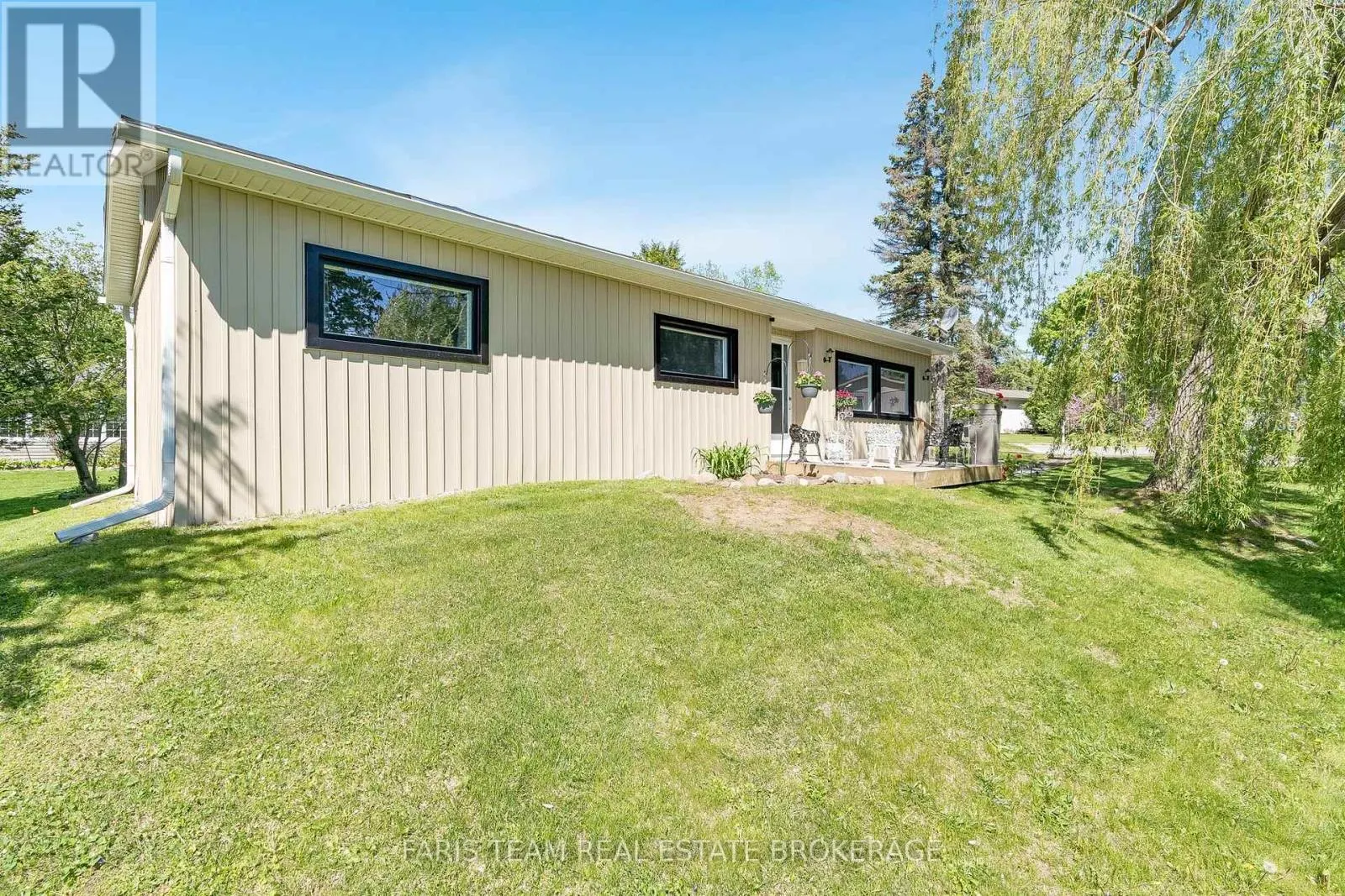 21 HAWTHORNE DRIVE