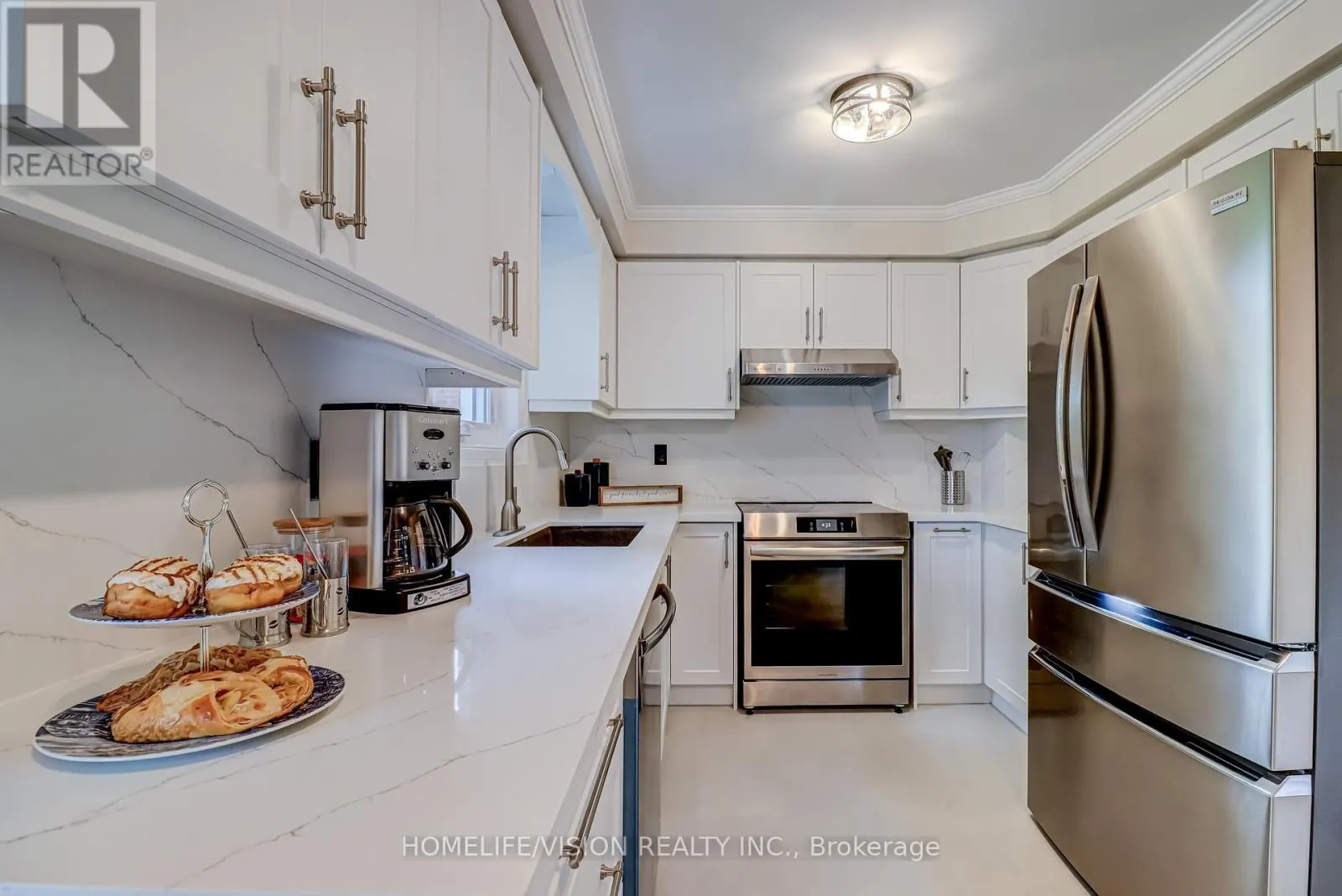 66 MUNRO CRESCENT