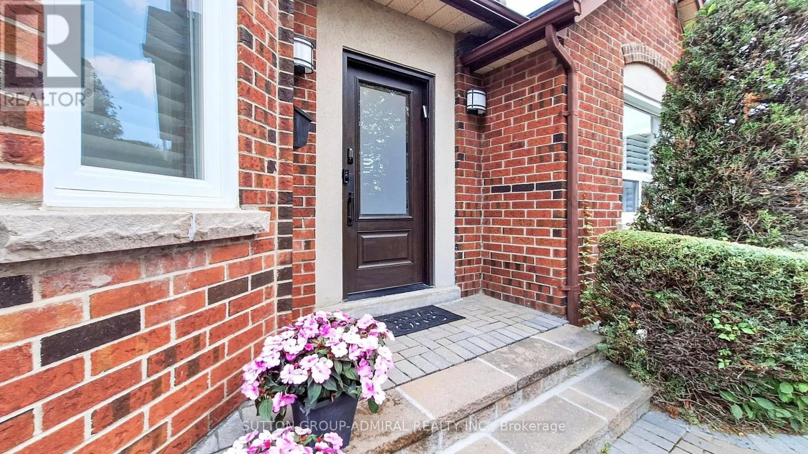 122 EDMUND SEAGER DRIVE