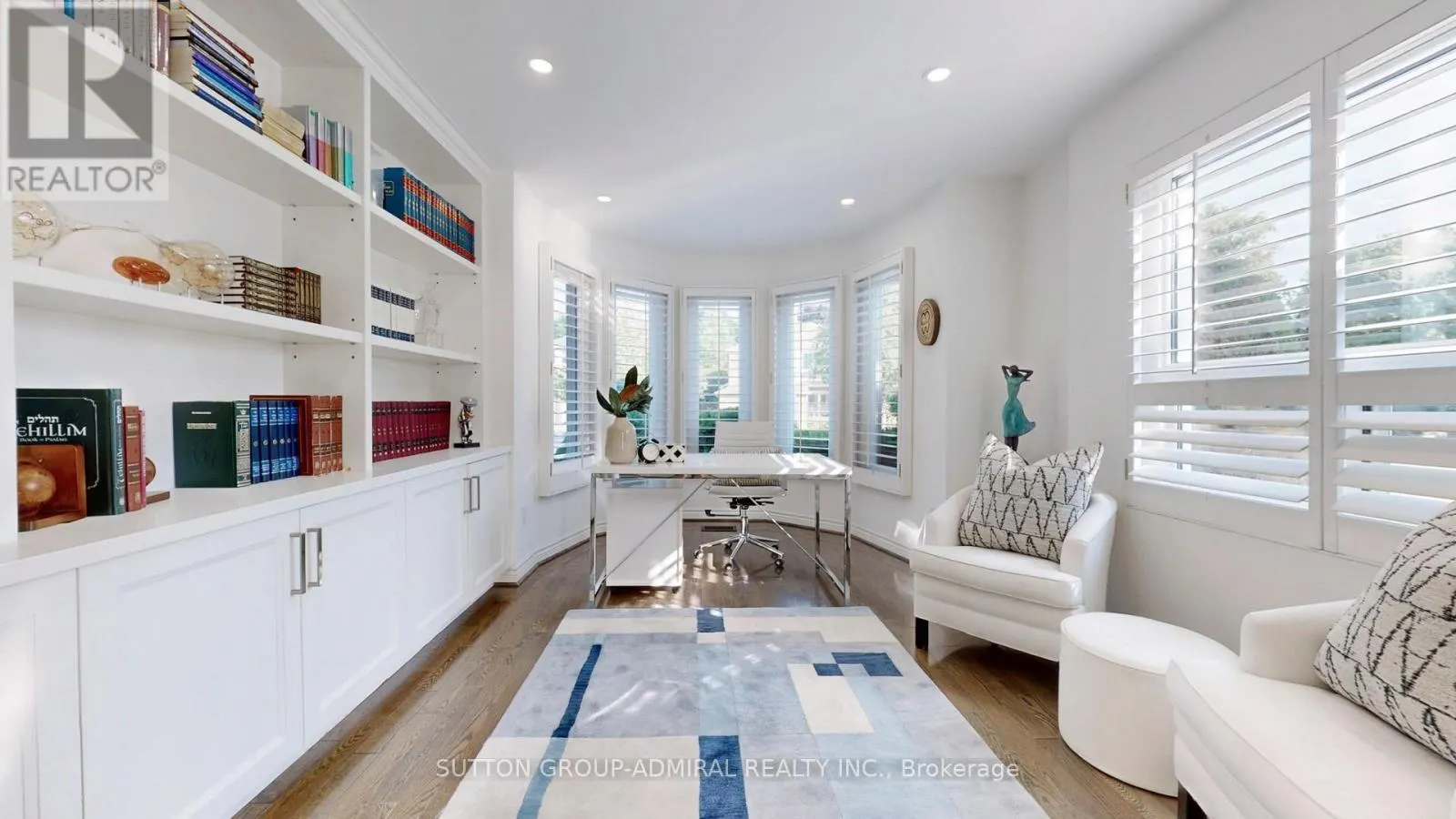 122 EDMUND SEAGER DRIVE