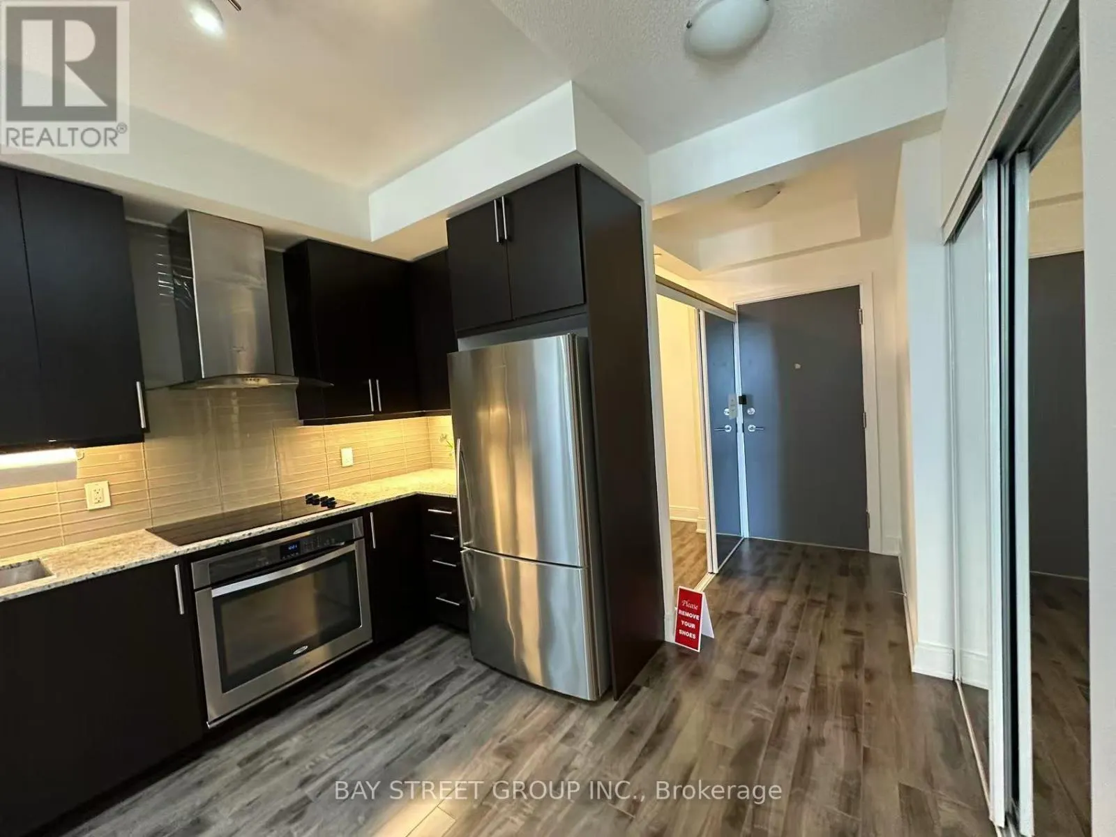 903 - 9608 YONGE STREET