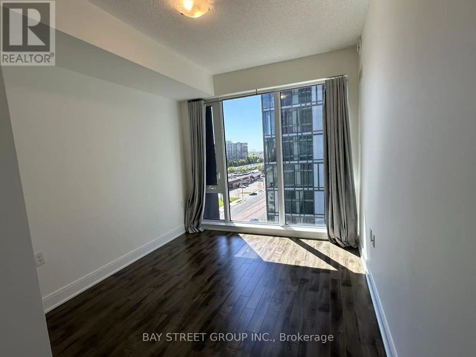 903 - 9608 YONGE STREET