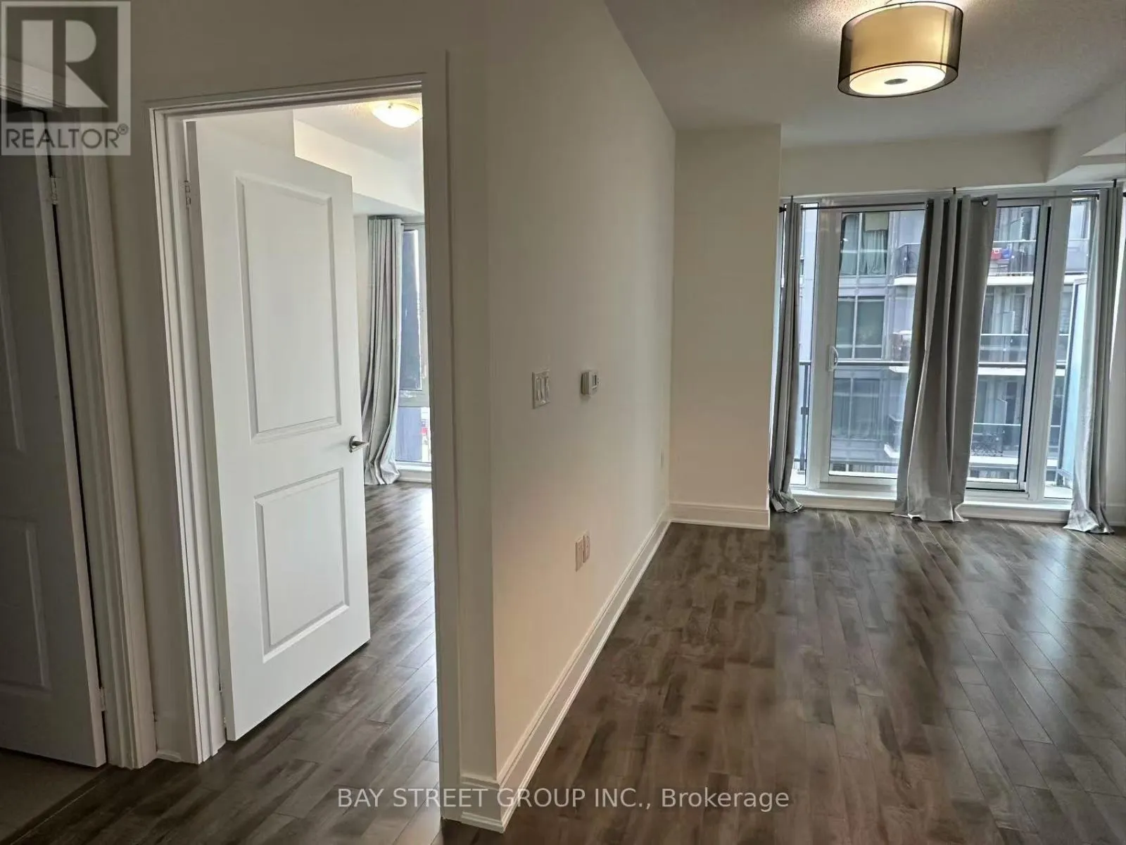 903 - 9608 YONGE STREET
