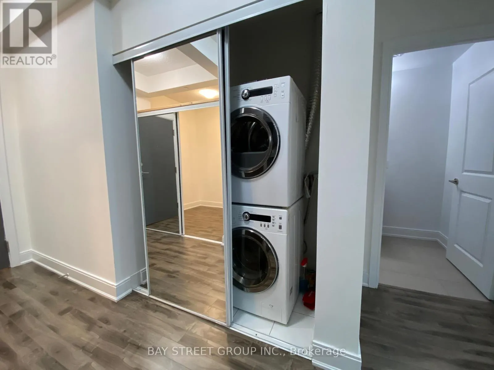 903 - 9608 YONGE STREET