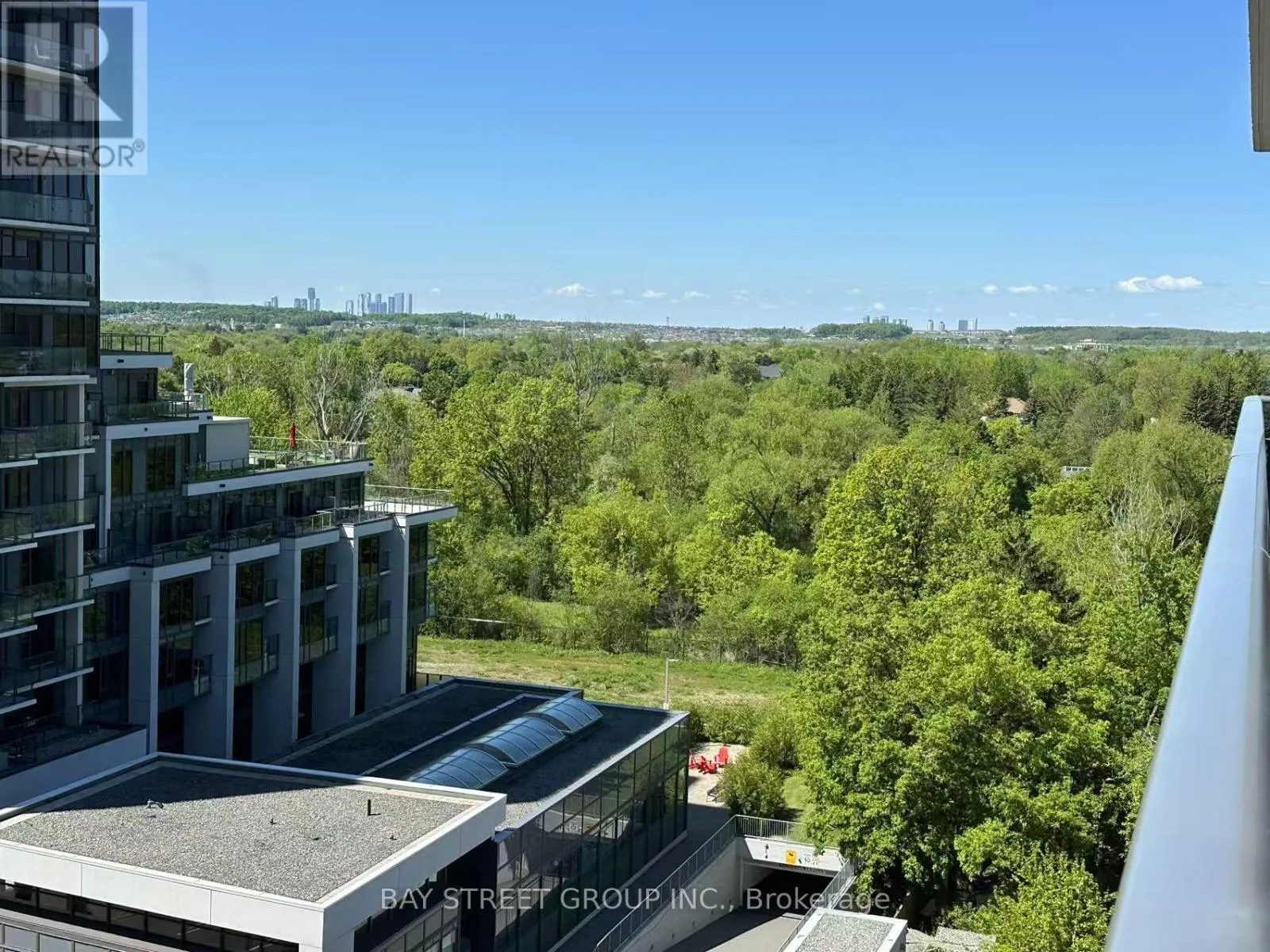 903 - 9608 YONGE STREET