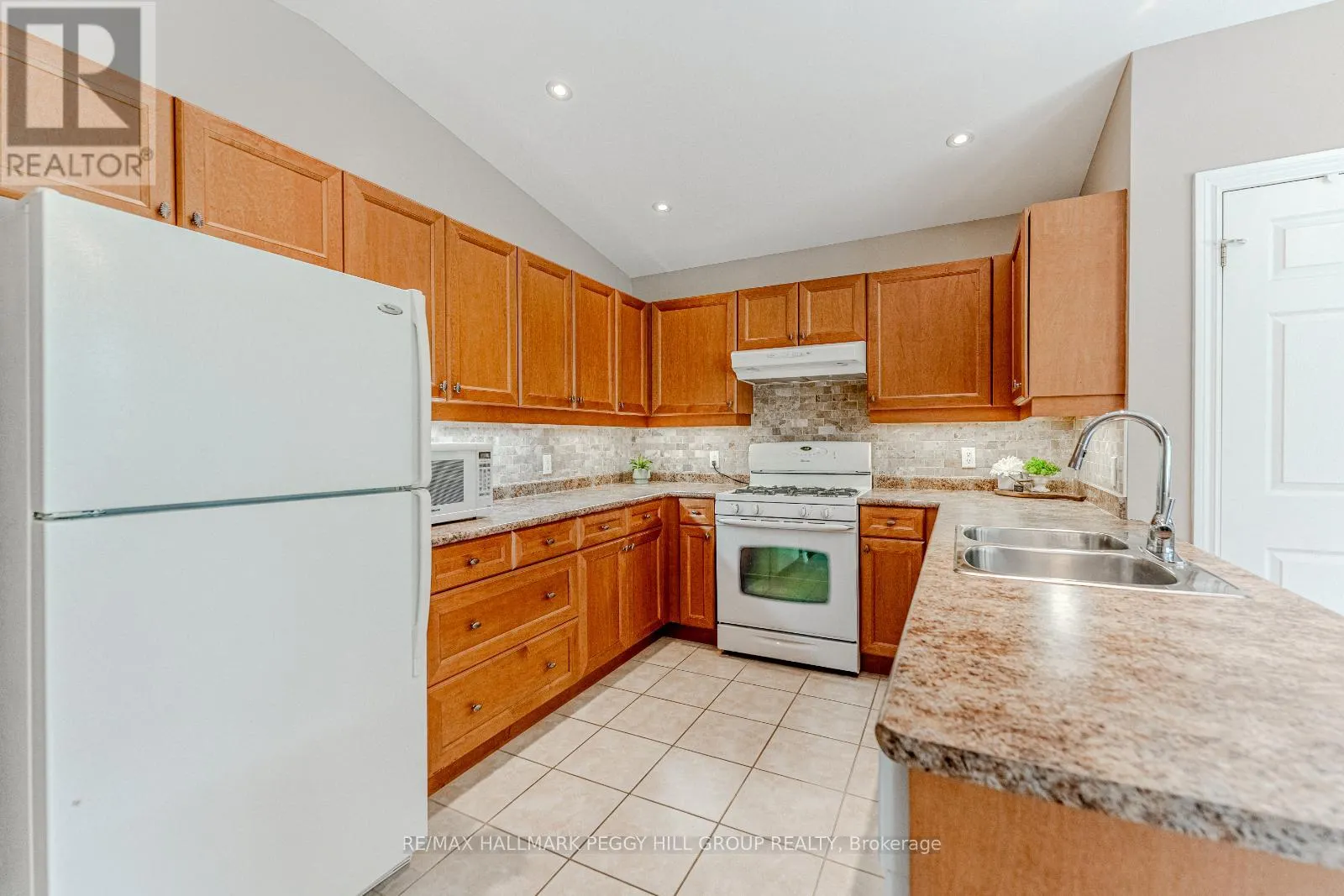 22 TRELLIS LANE