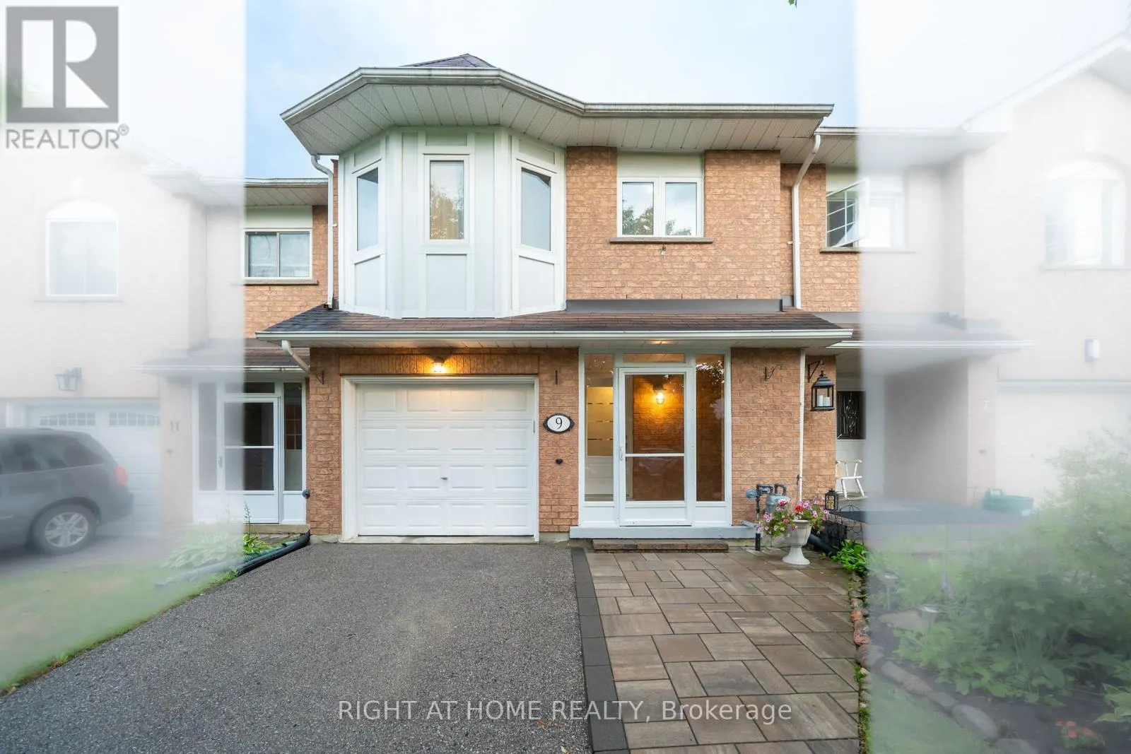 9 ROYAL CEDAR COURT