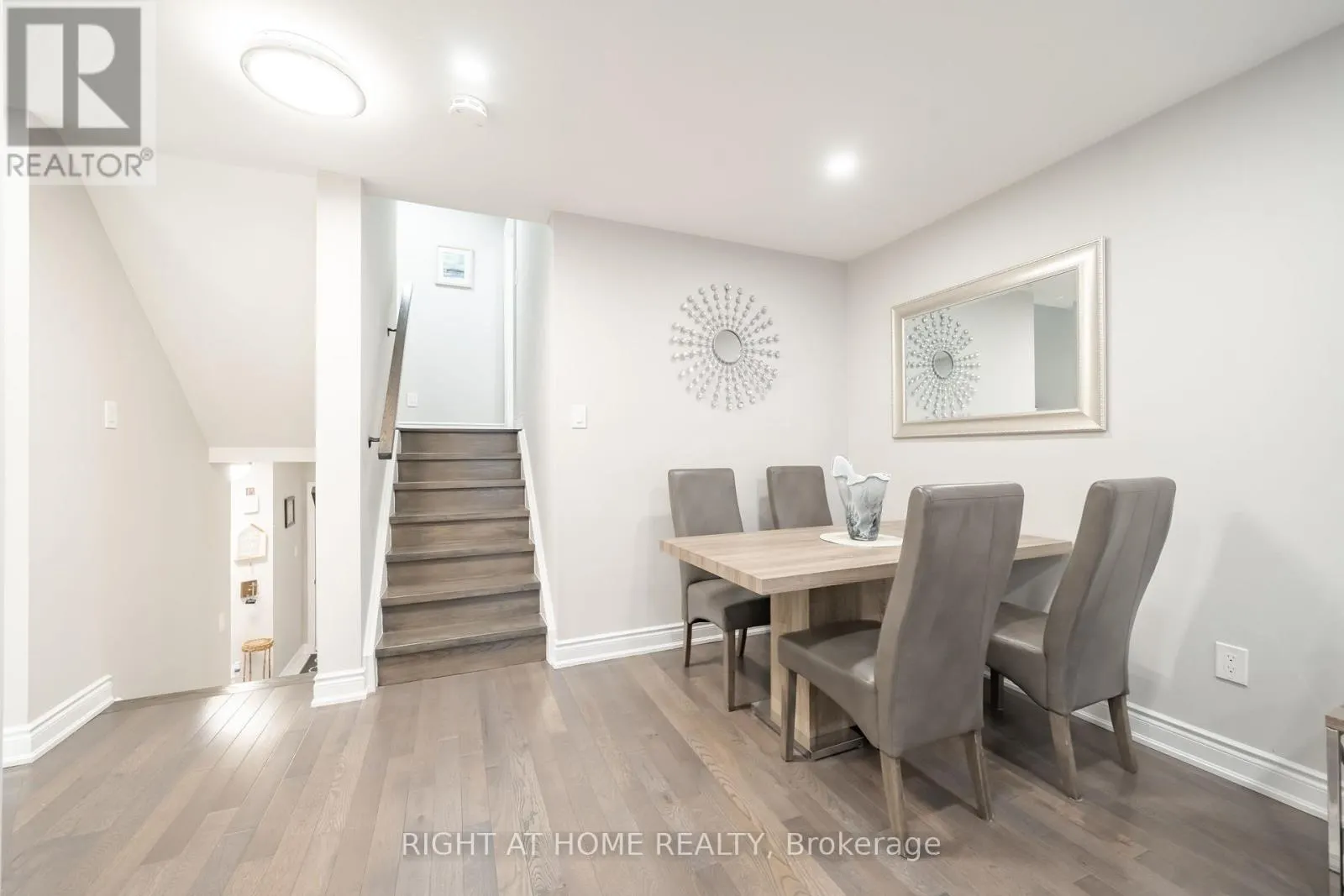 9 ROYAL CEDAR COURT