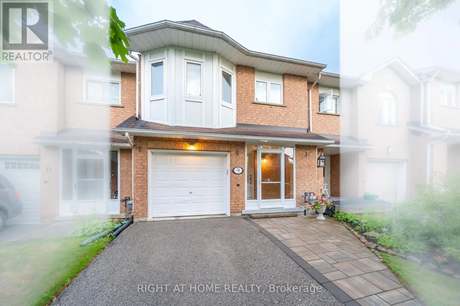 9 ROYAL CEDAR COURT