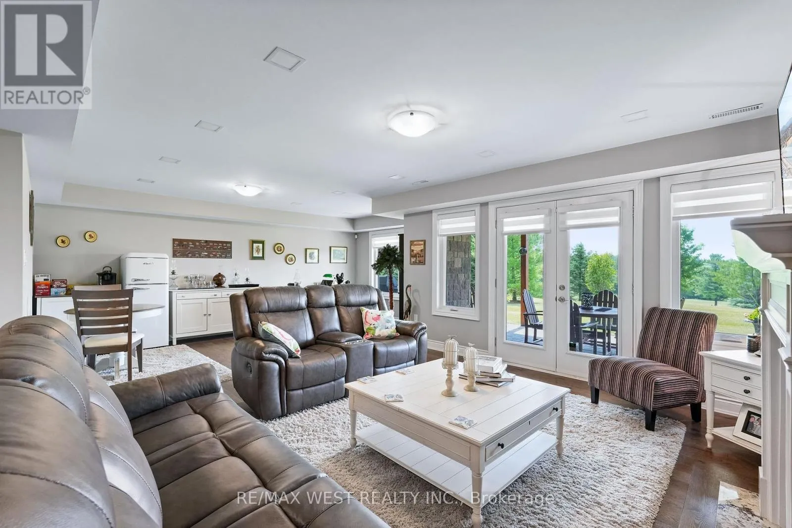 29 - 109 RIDGE WAY