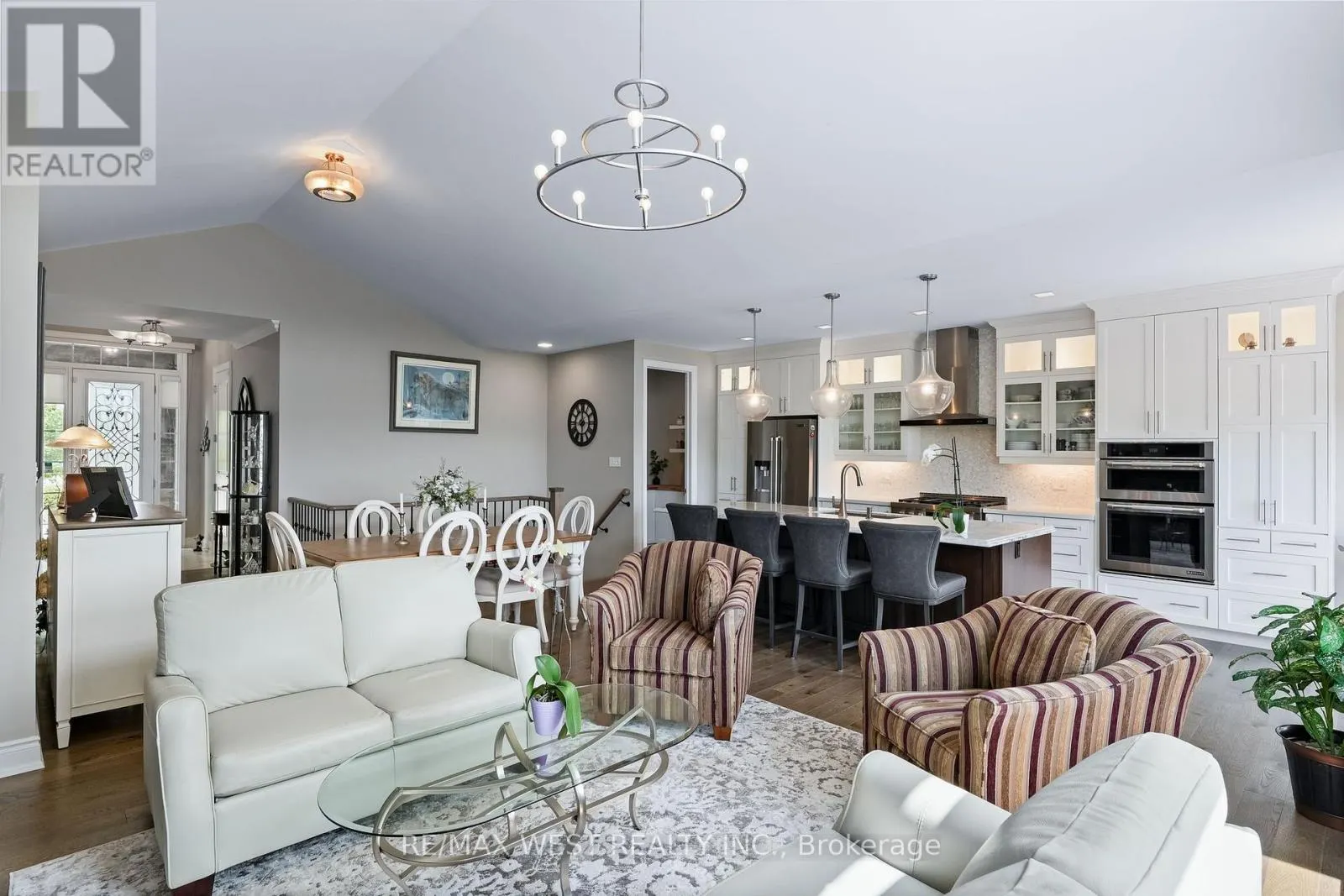 29 - 109 RIDGE WAY
