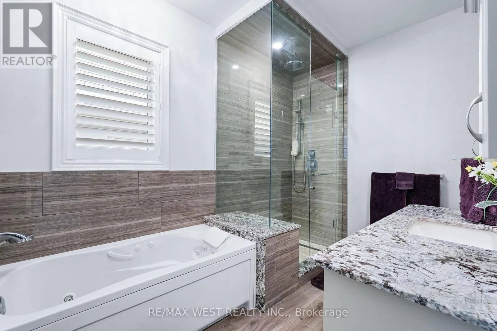 29 - 109 RIDGE WAY