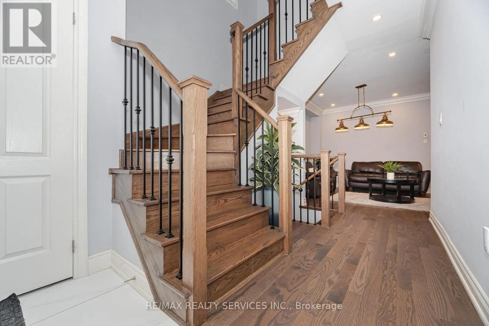 132 MEADOW VISTA CRESCENT