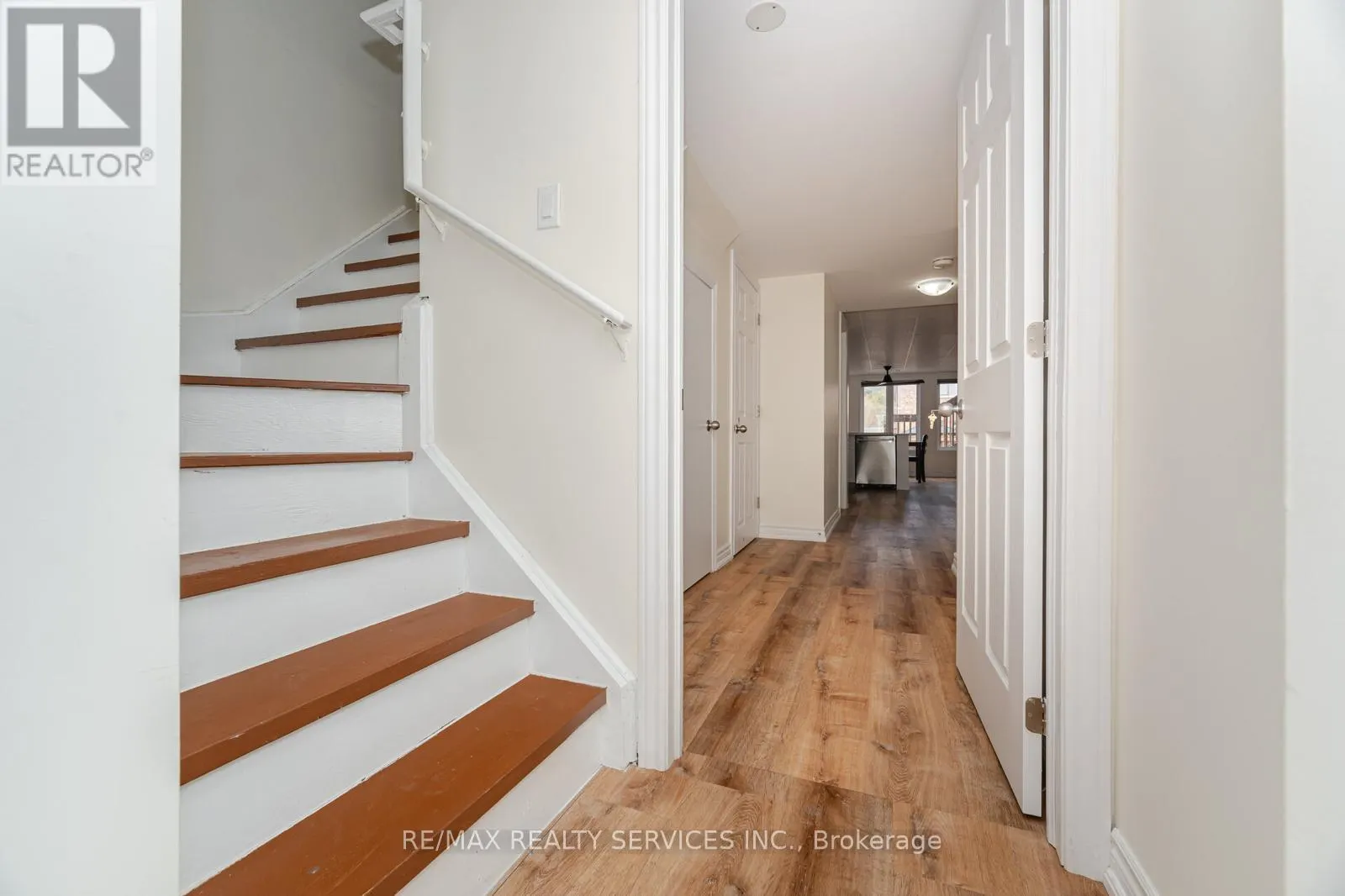 132 MEADOW VISTA CRESCENT