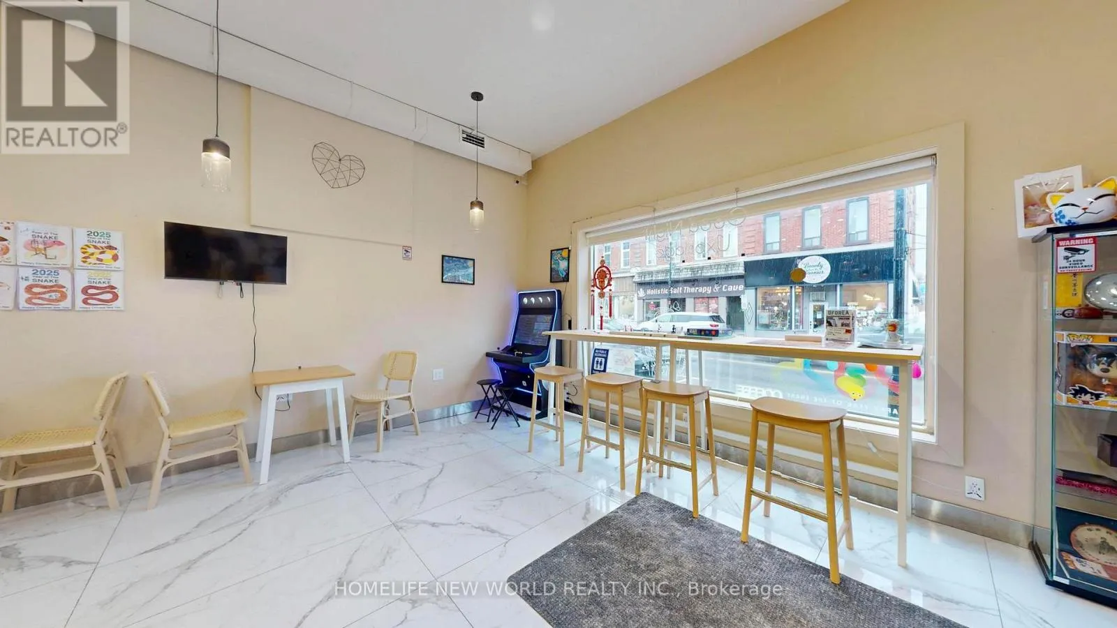 19 BROCK STREET W