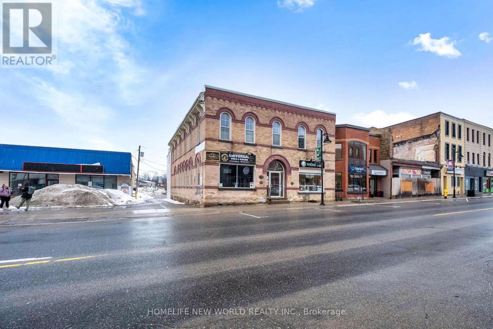 19 BROCK STREET W