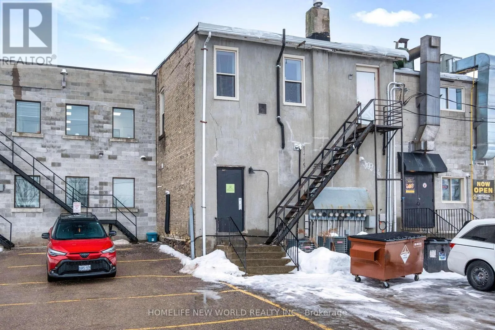 19 BROCK STREET W