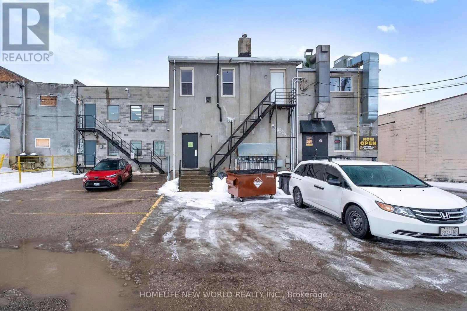 19 BROCK STREET W