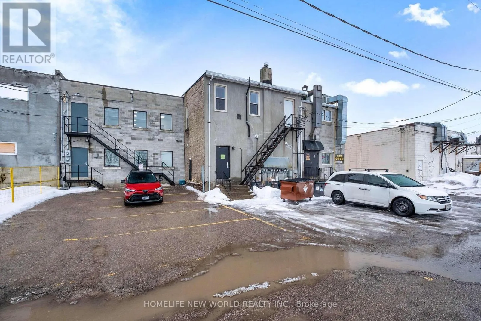 19 BROCK STREET W
