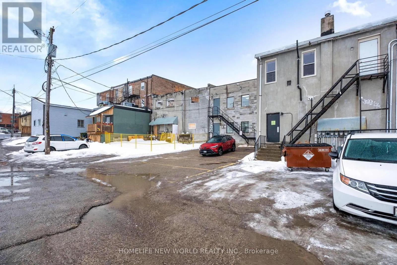 19 BROCK STREET W