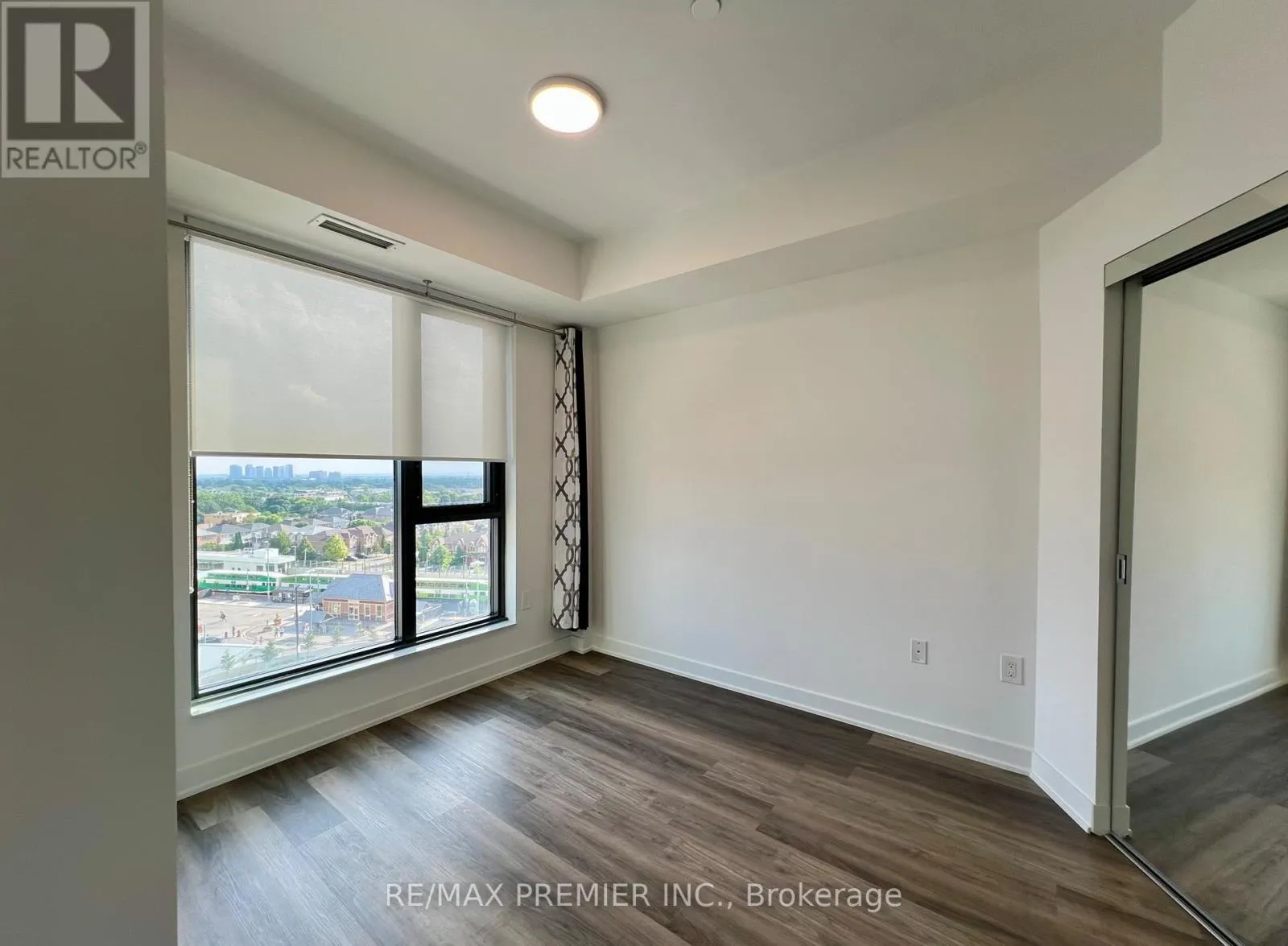 601 - 120 EAGLE ROCK WAY