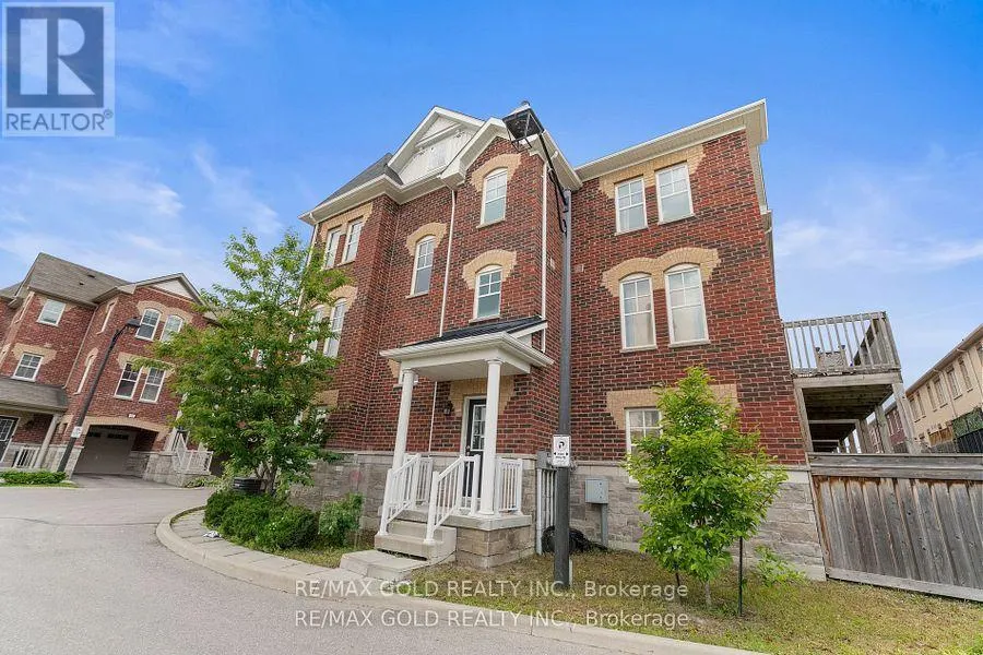 25 - 10 PORTER AVENUE W