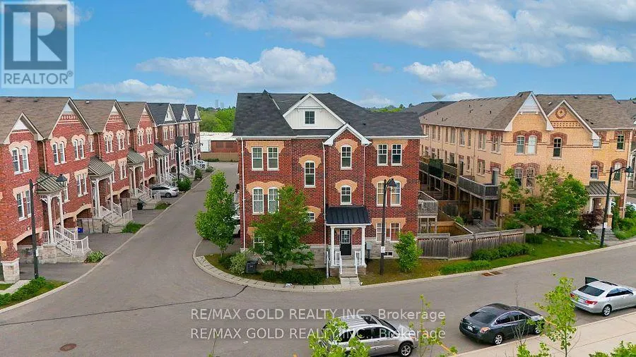 25 - 10 PORTER AVENUE W
