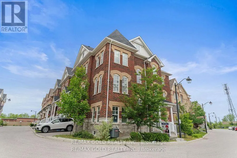 25 - 10 PORTER AVENUE W