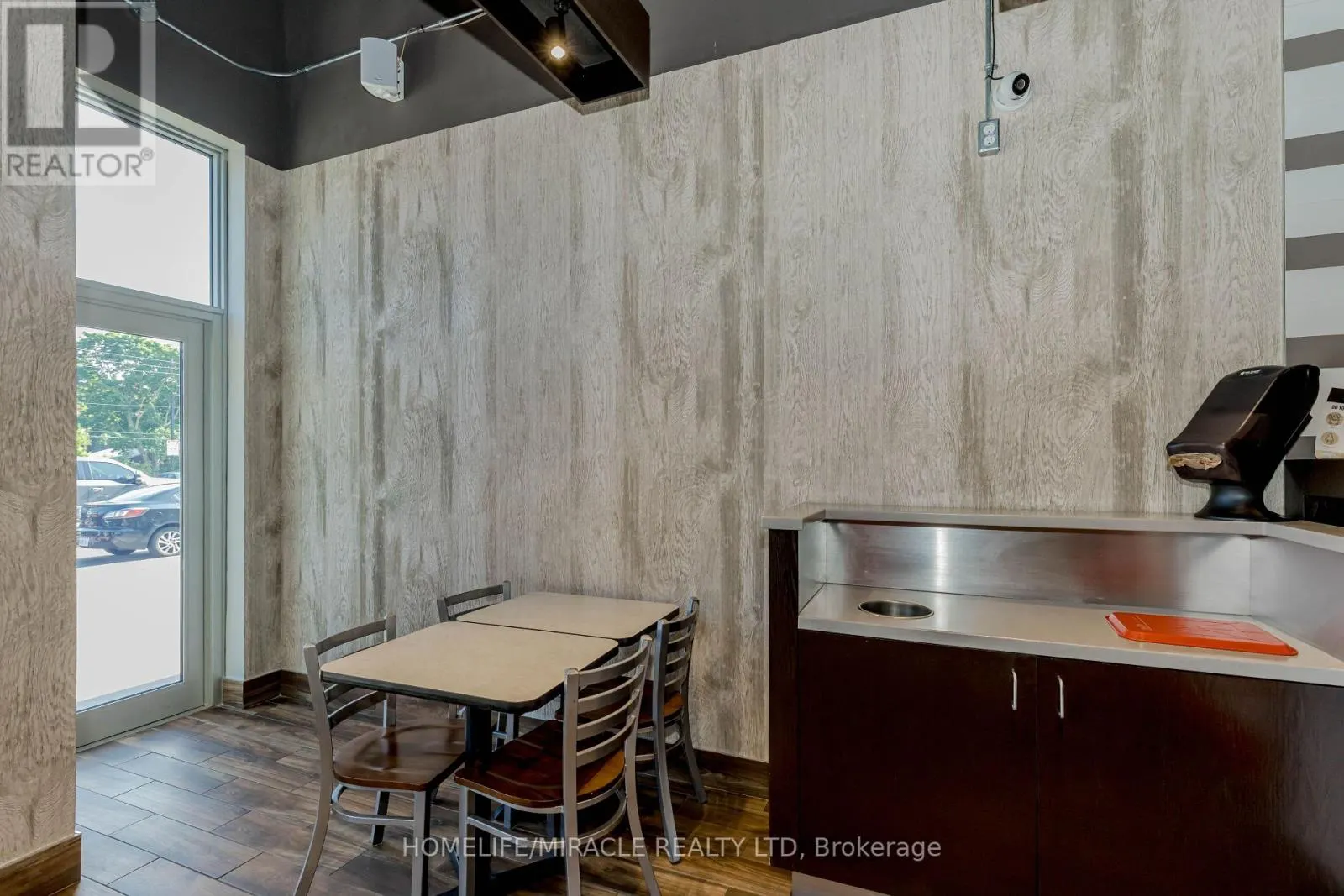 13 - 5292 AURORA ROAD