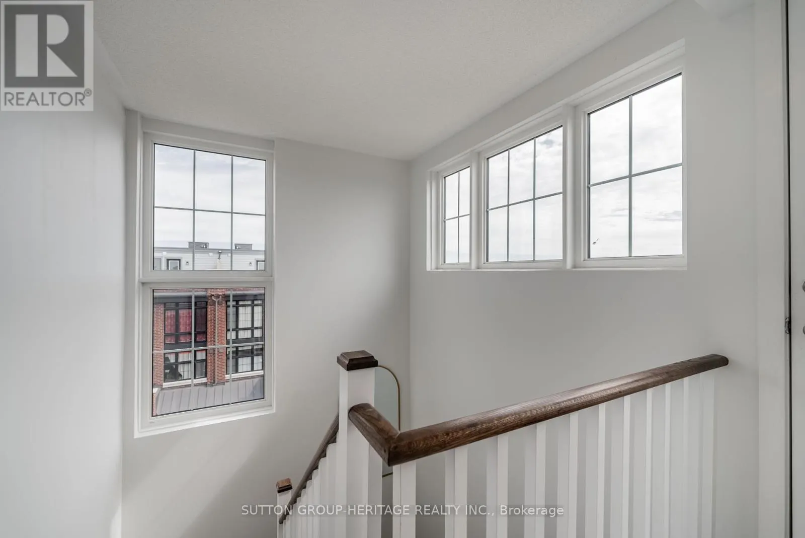 427 - 15 WHITAKER WAY