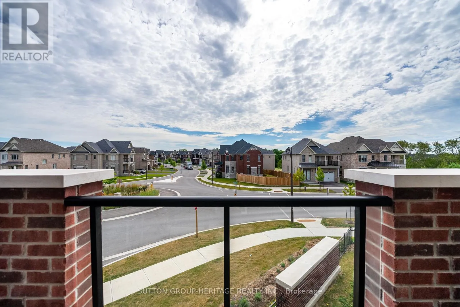427 - 15 WHITAKER WAY