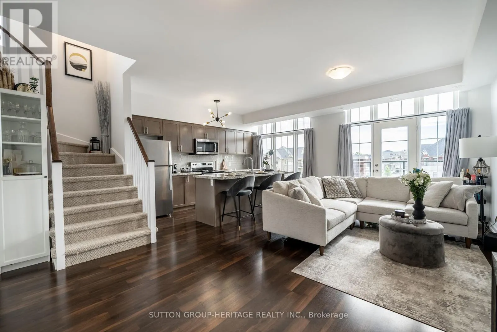 427 - 15 WHITAKER WAY