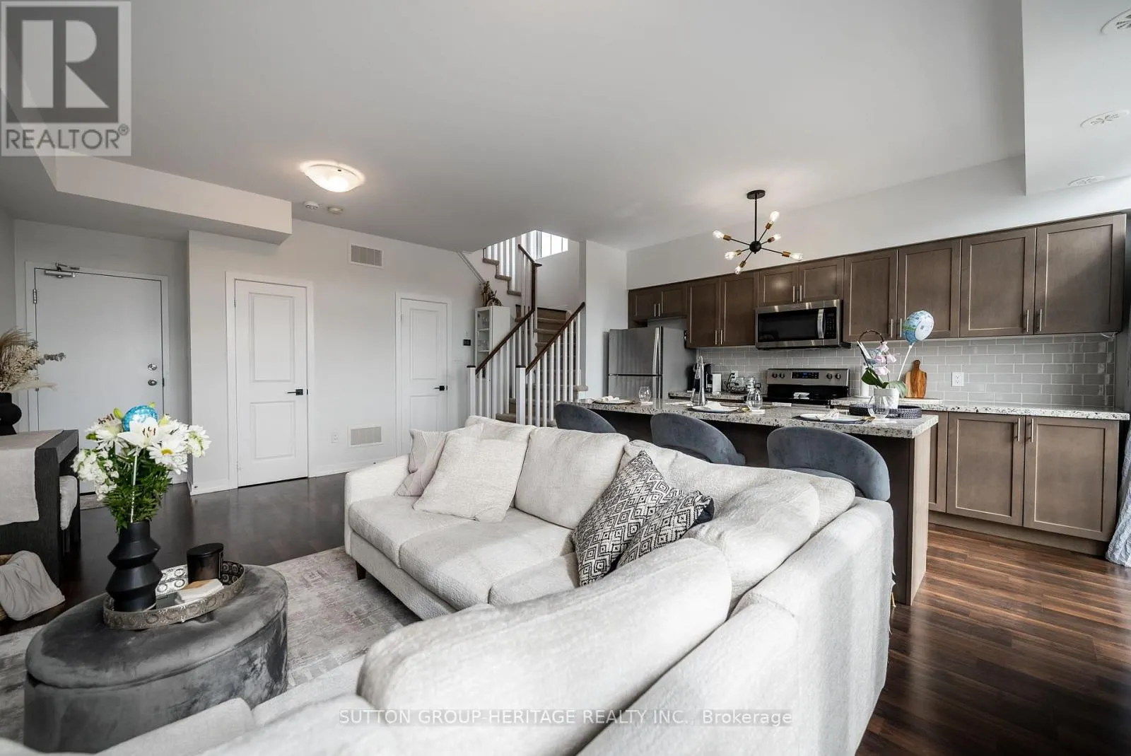 427 - 15 WHITAKER WAY