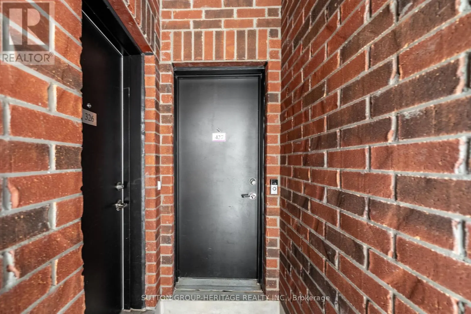 427 - 15 WHITAKER WAY