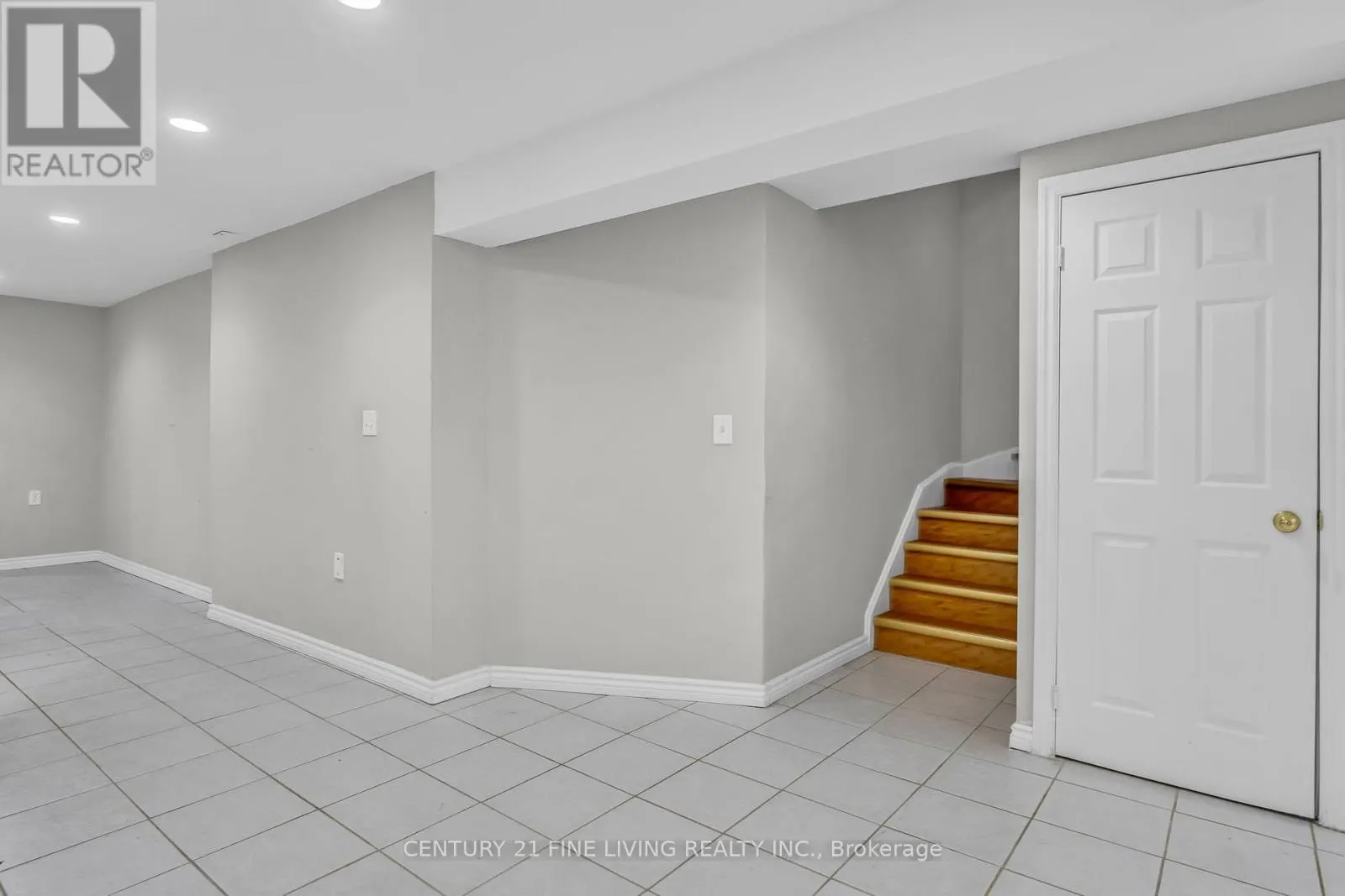 6 RENOIR DRIVE