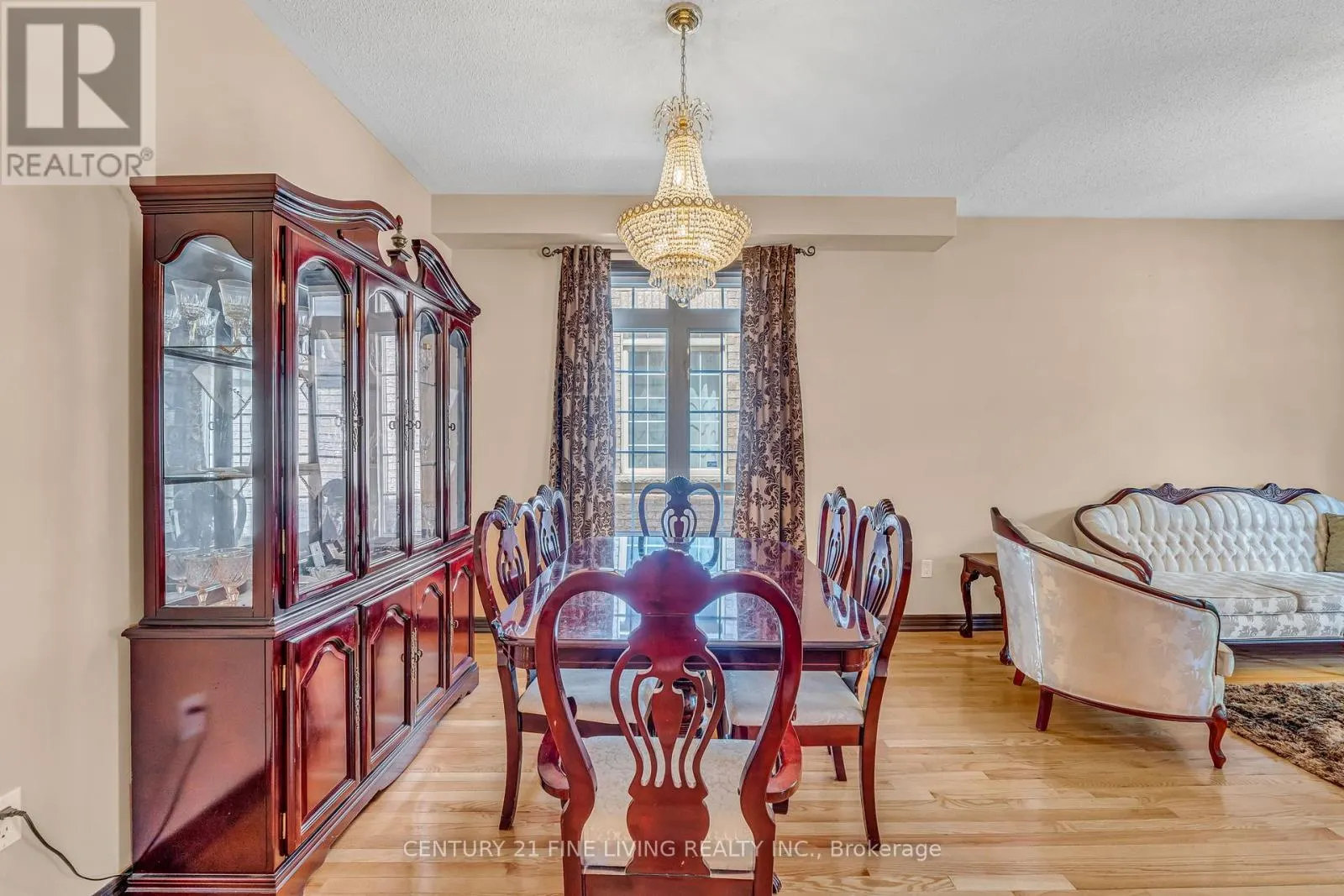 6 RENOIR DRIVE