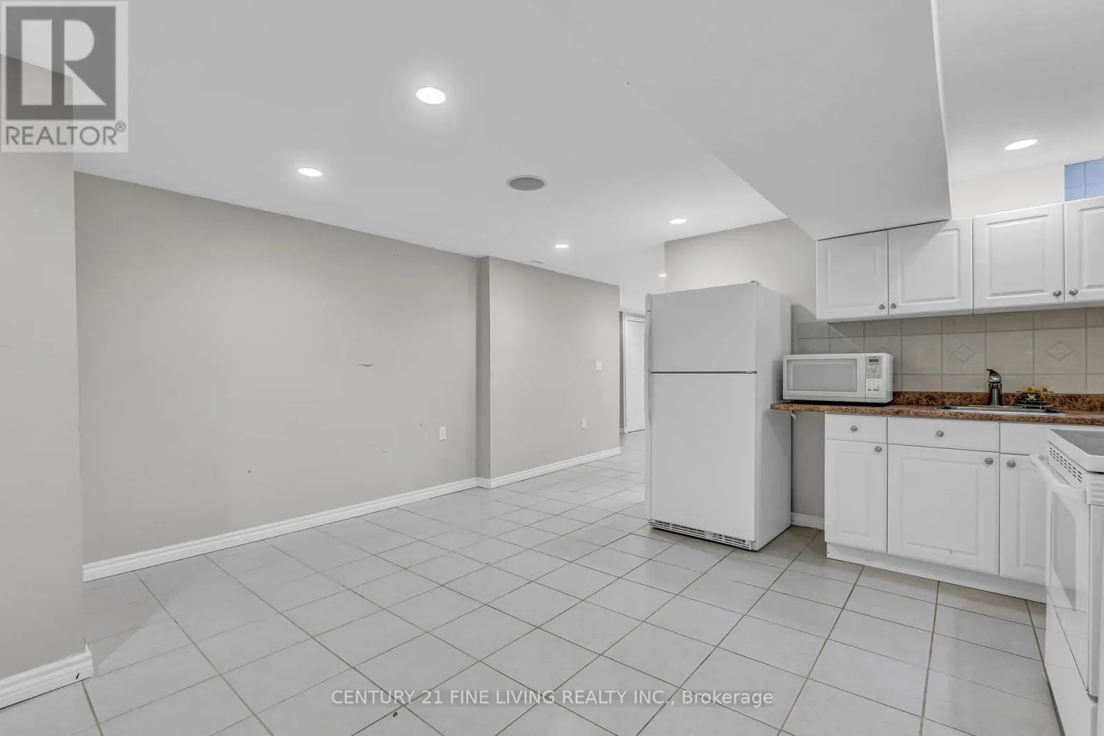 6 RENOIR DRIVE