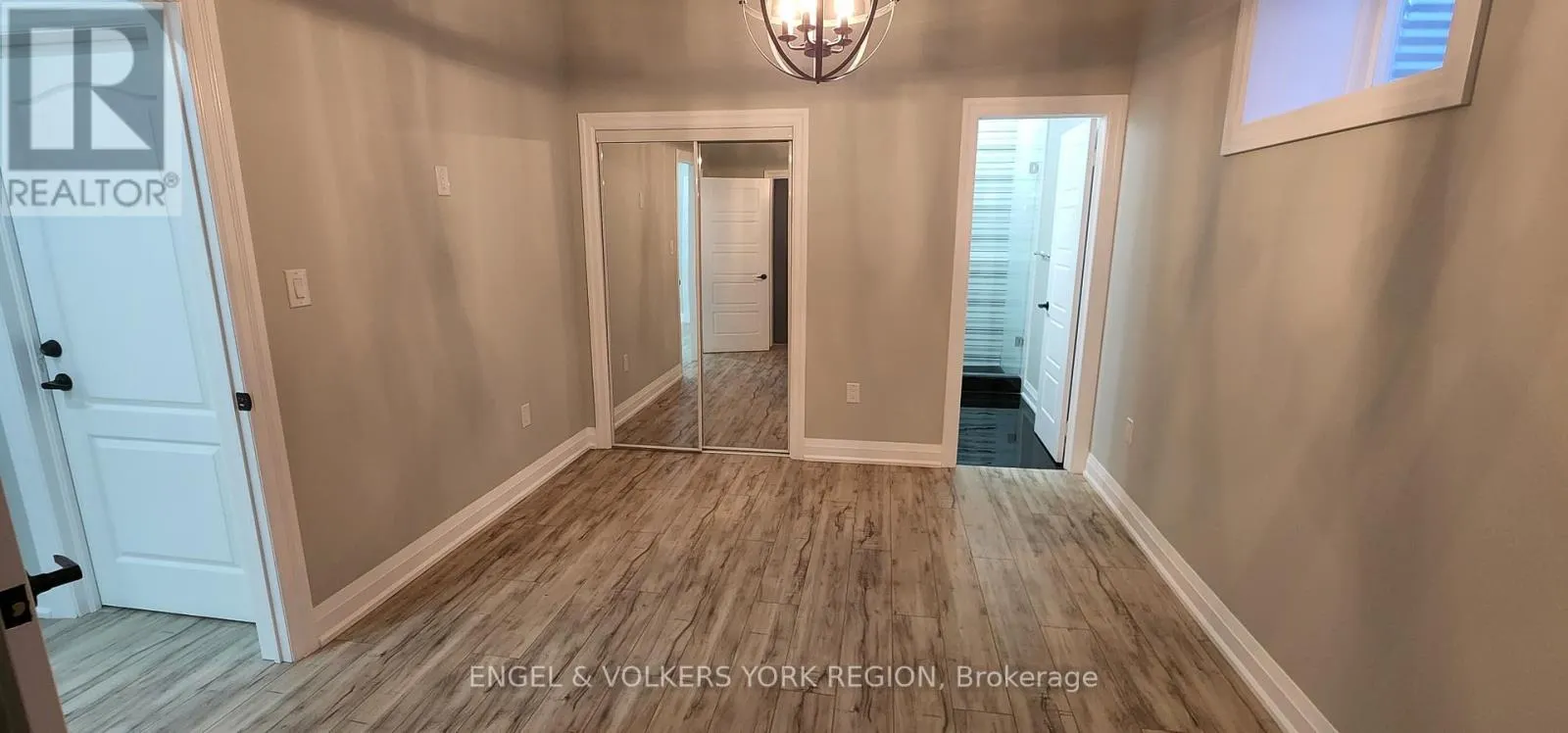 BSMT - 4 VALLEY POINT CRESCENT