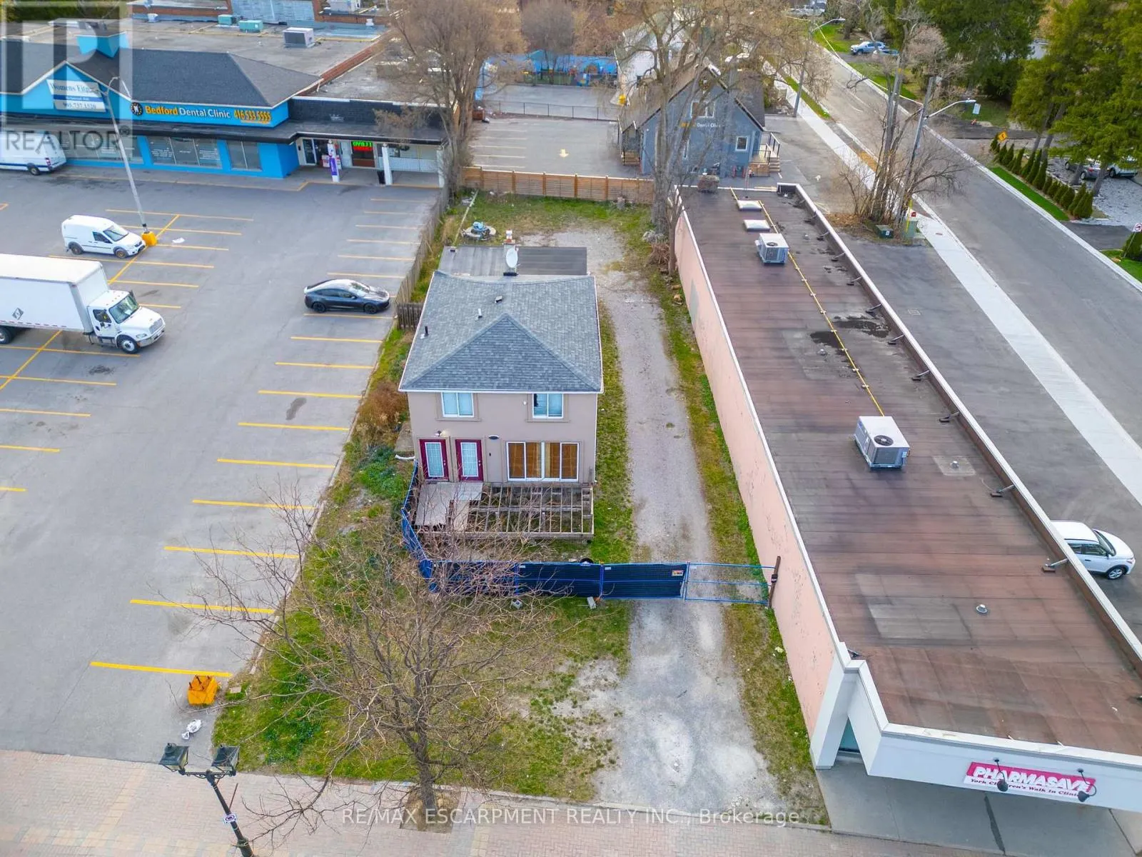 10329 YONGE STREET