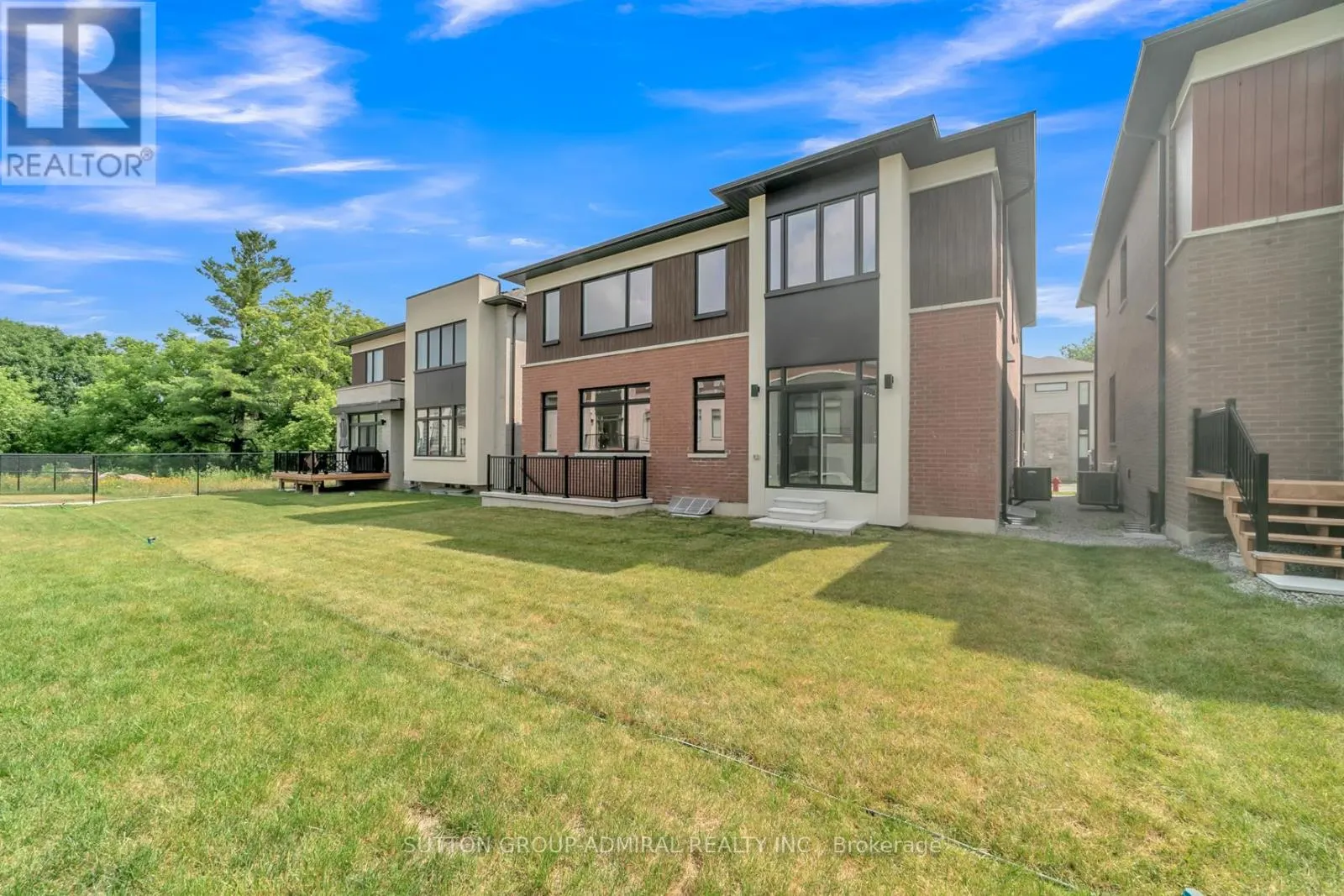 36 ROYAL HILL COURT