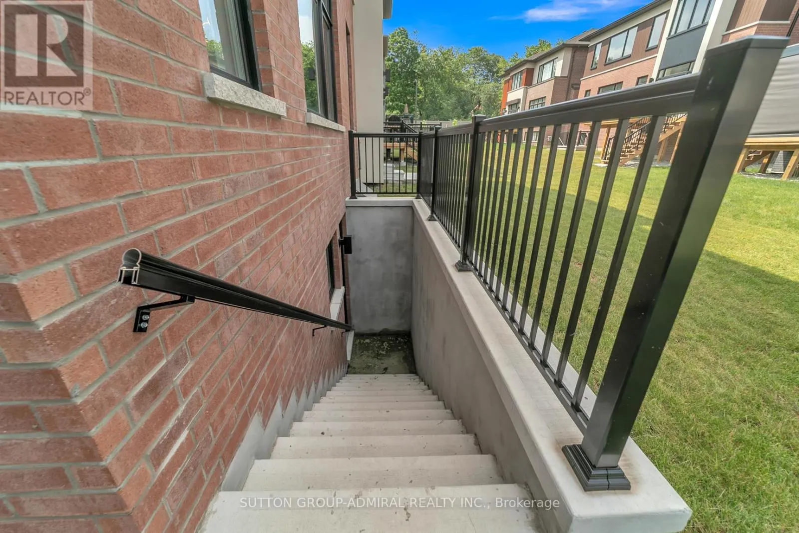 36 ROYAL HILL COURT