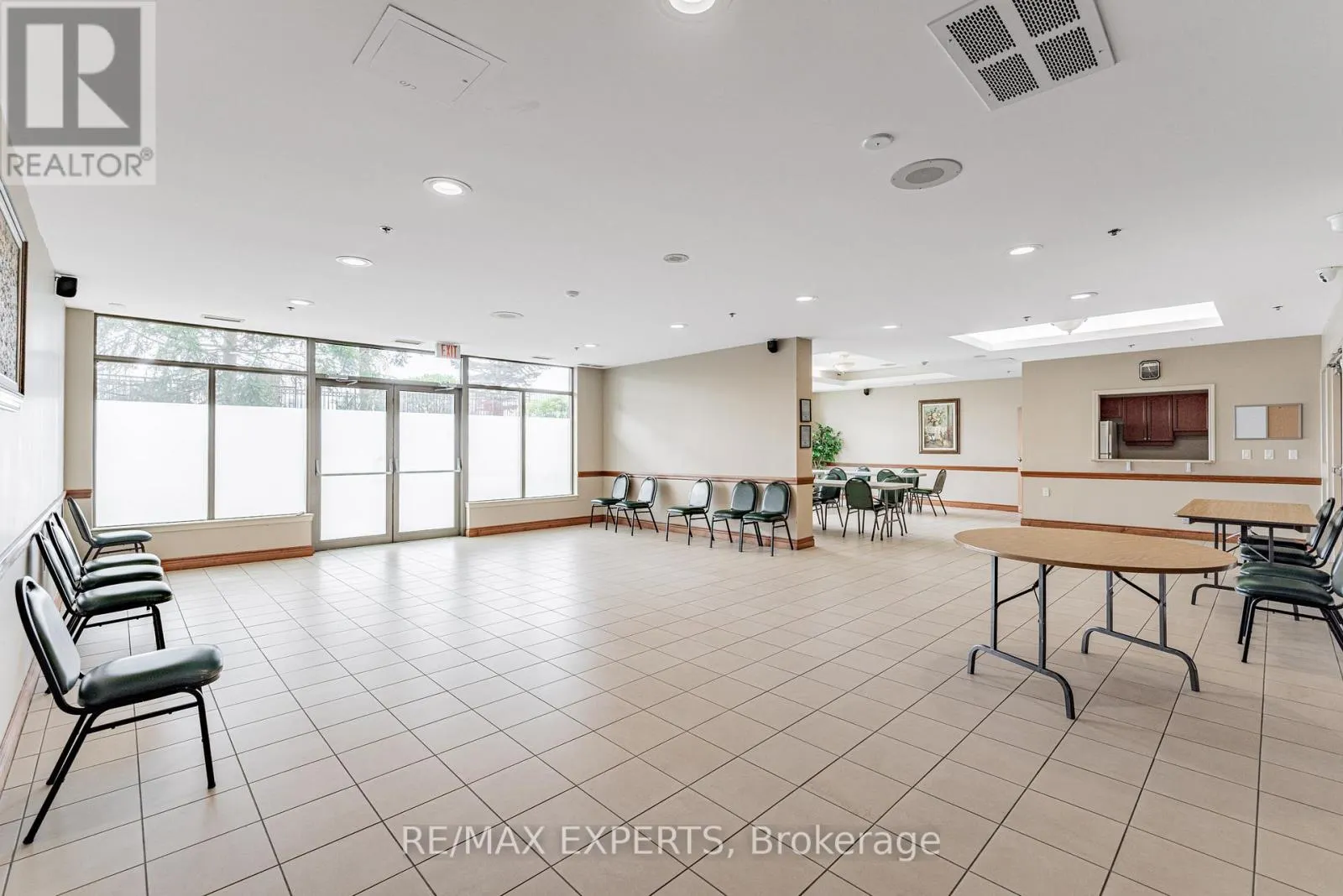 301 - 2500 RUTHERFORD ROAD