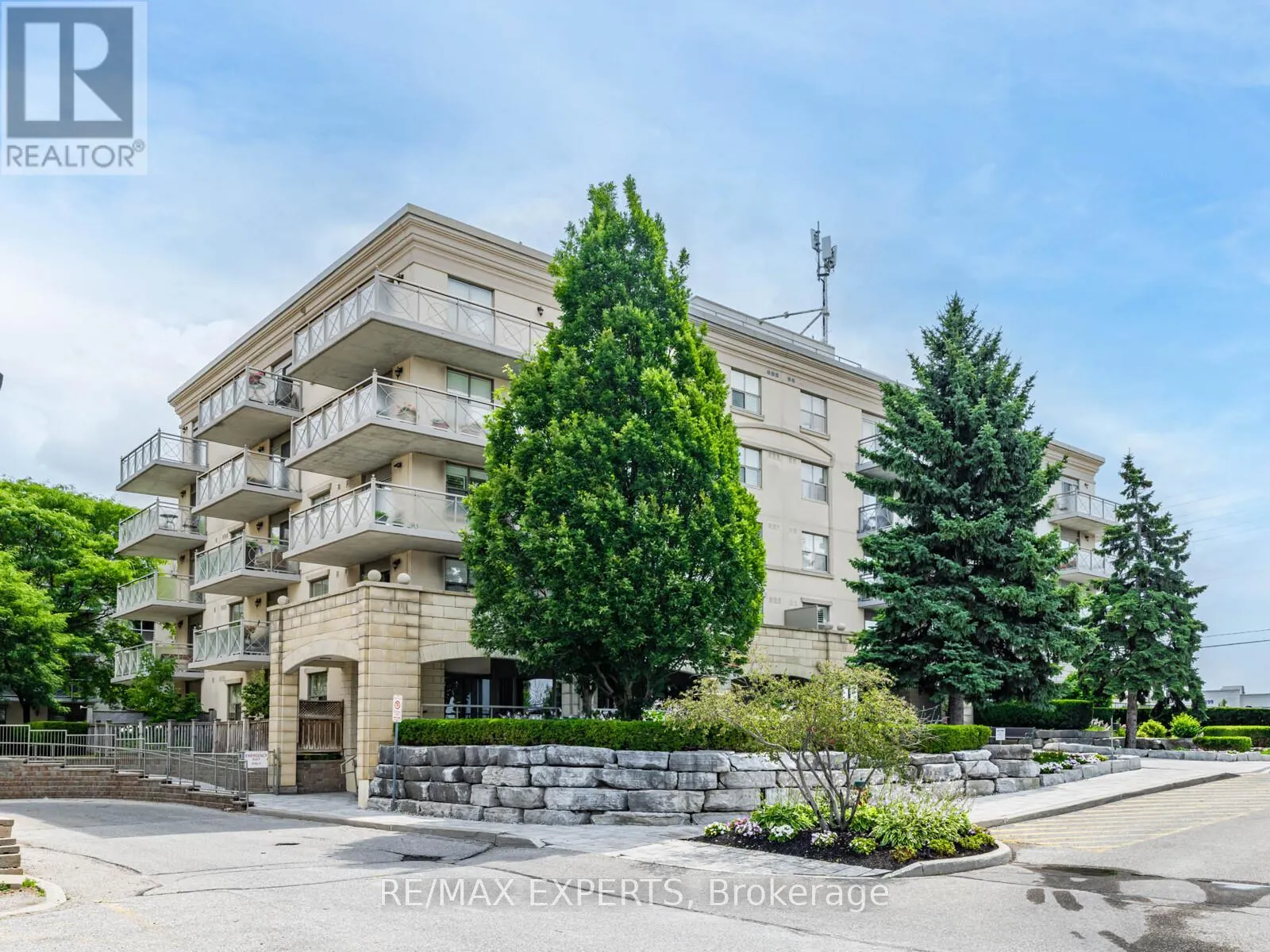 301 - 2500 RUTHERFORD ROAD
