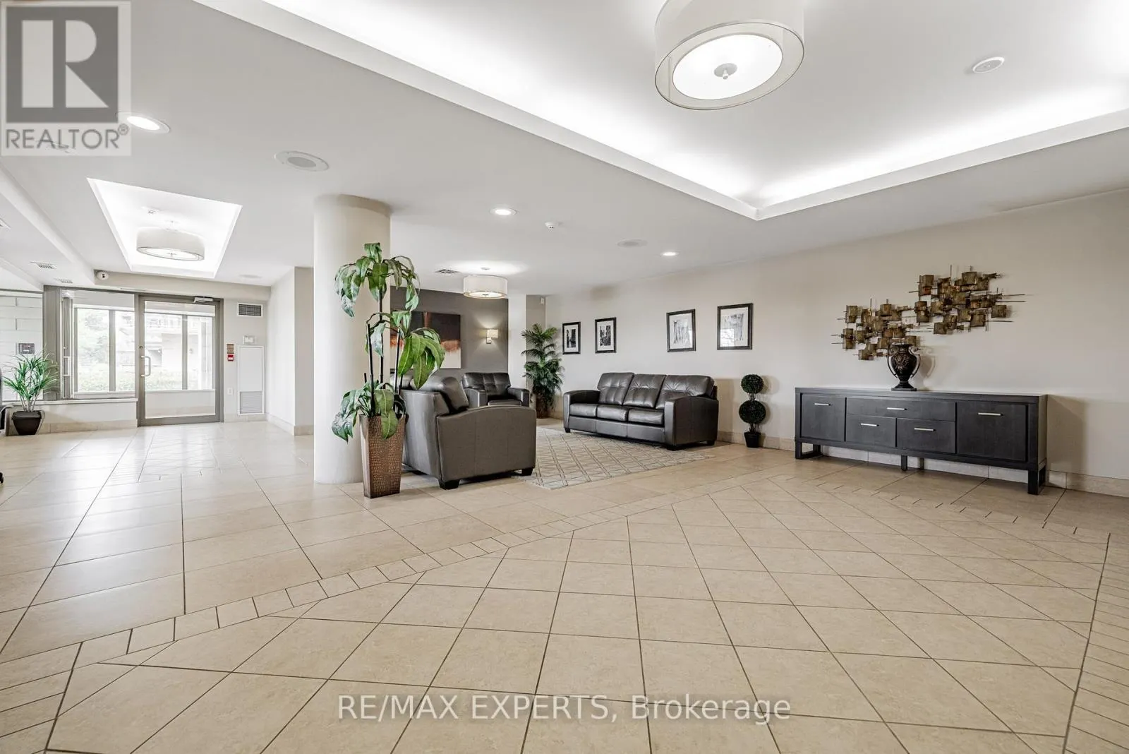 301 - 2500 RUTHERFORD ROAD